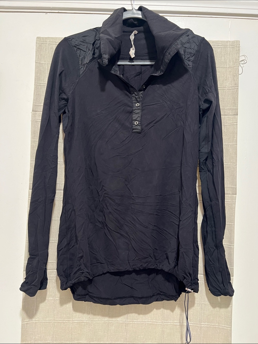 Lululemon Women’s Long Sleeve Black Pullover Top with Cinch Bottom
